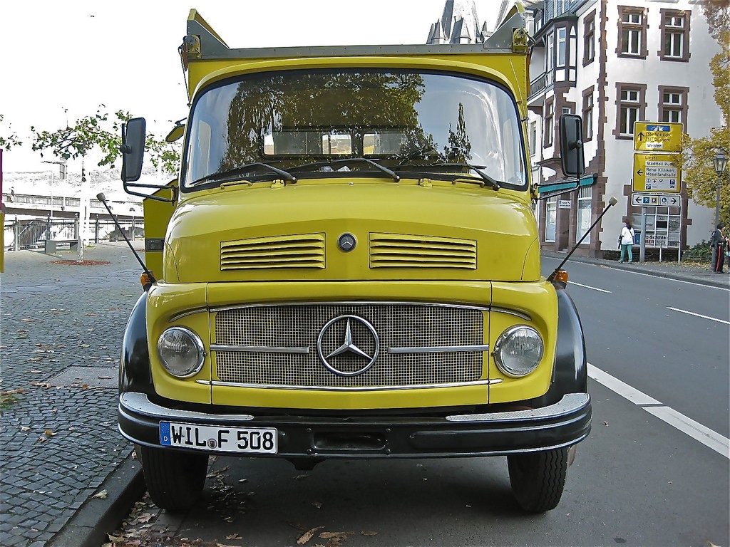 mercedes benz L-Series